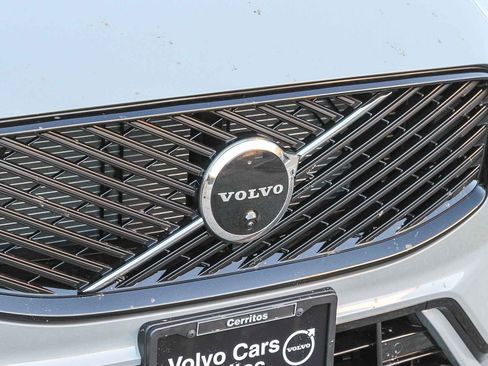 New 2026 Volvo XC60 B5 Ultra w/ Protection Package Premier image 5