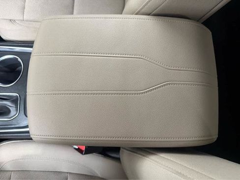 Used 2023 Chevrolet Traverse LS AWD/4WD image 21