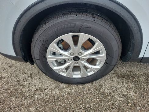 Certified 2026 Ford Escape Active w/ Cold Weather Package FWD image 9