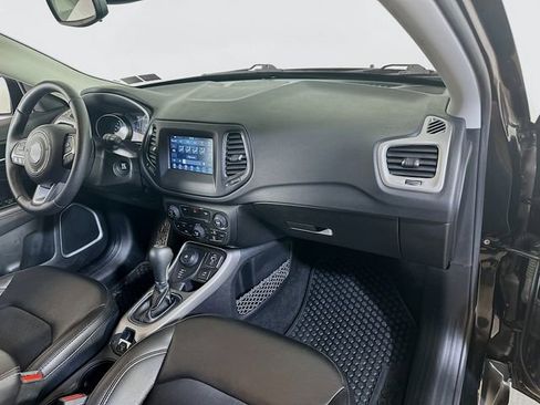 Used 2020 Jeep Compass Latitude w/ Cold Weather Group image 10