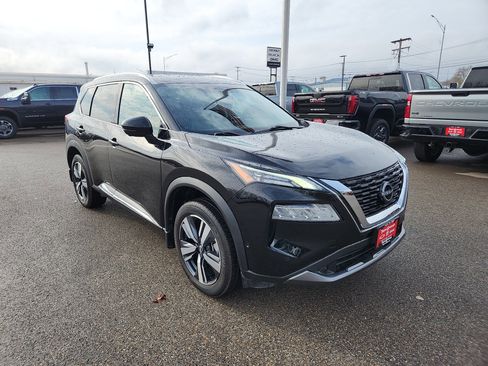 Used 2022 Nissan Rogue SL w/ SL Premium Package image 2
