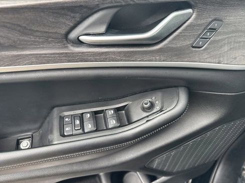 Used 2024 Jeep Grand Cherokee Limited AWD/4WD image 21