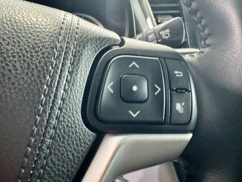 Used 2016 Toyota Highlander Limited image 34