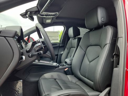 New 2026 Porsche Macan image 12