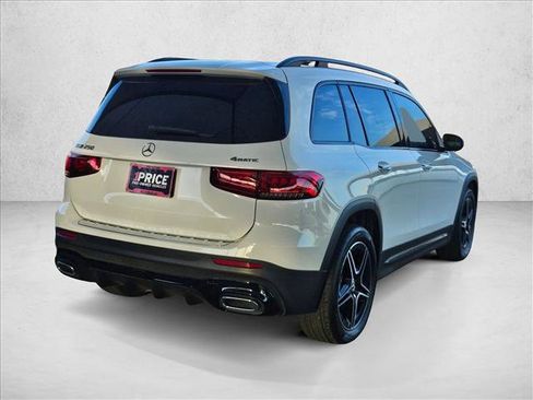 Used 2022 Mercedes-Benz GLB 250 4MATIC image 5