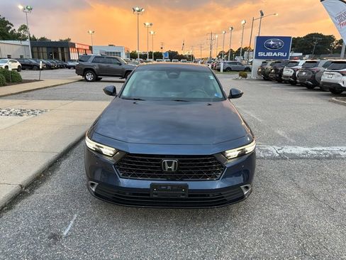 Used 2025 Honda Accord Touring image 4