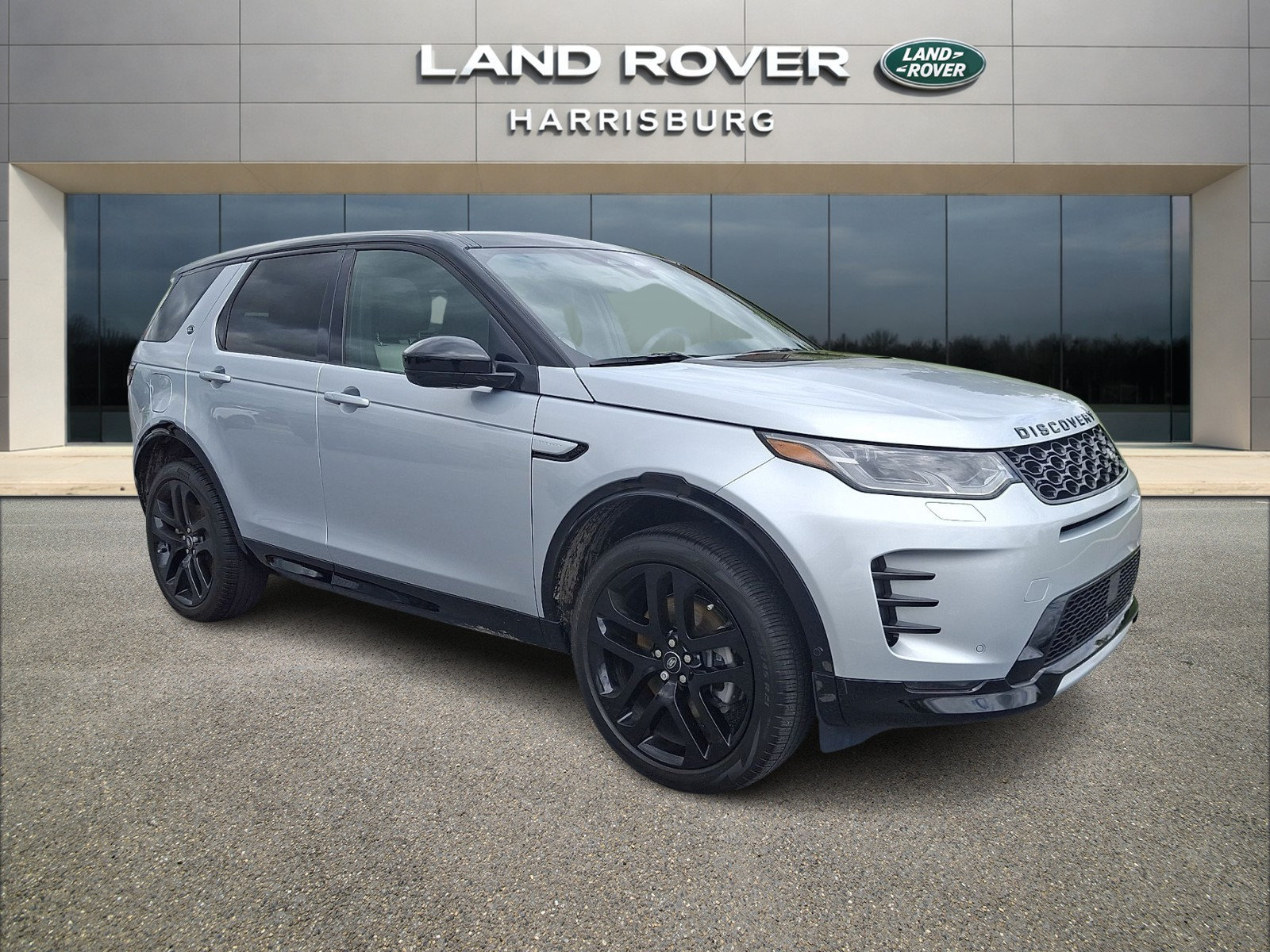 Used 2025 Land Rover Discovery Sport Dynamic SE AWD/4WD image 5