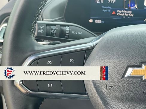 Used 2025 Chevrolet Traverse LT FWD image 37