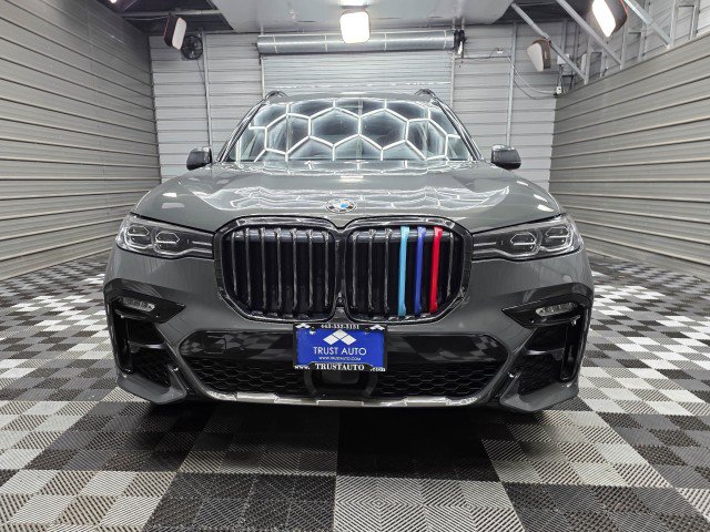 Used 2022 BMW X7 xDrive40i w/ M Sport Package AWD/4WD image 4