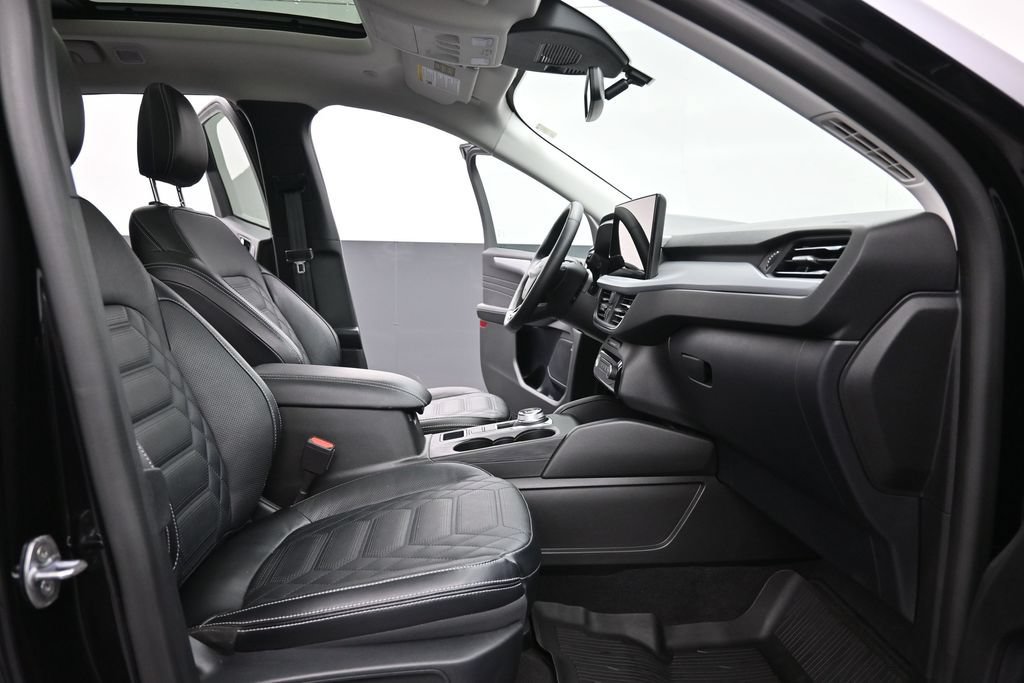 Used 2024 Ford Escape SE w/ PHEV Premium Package FWD image 16