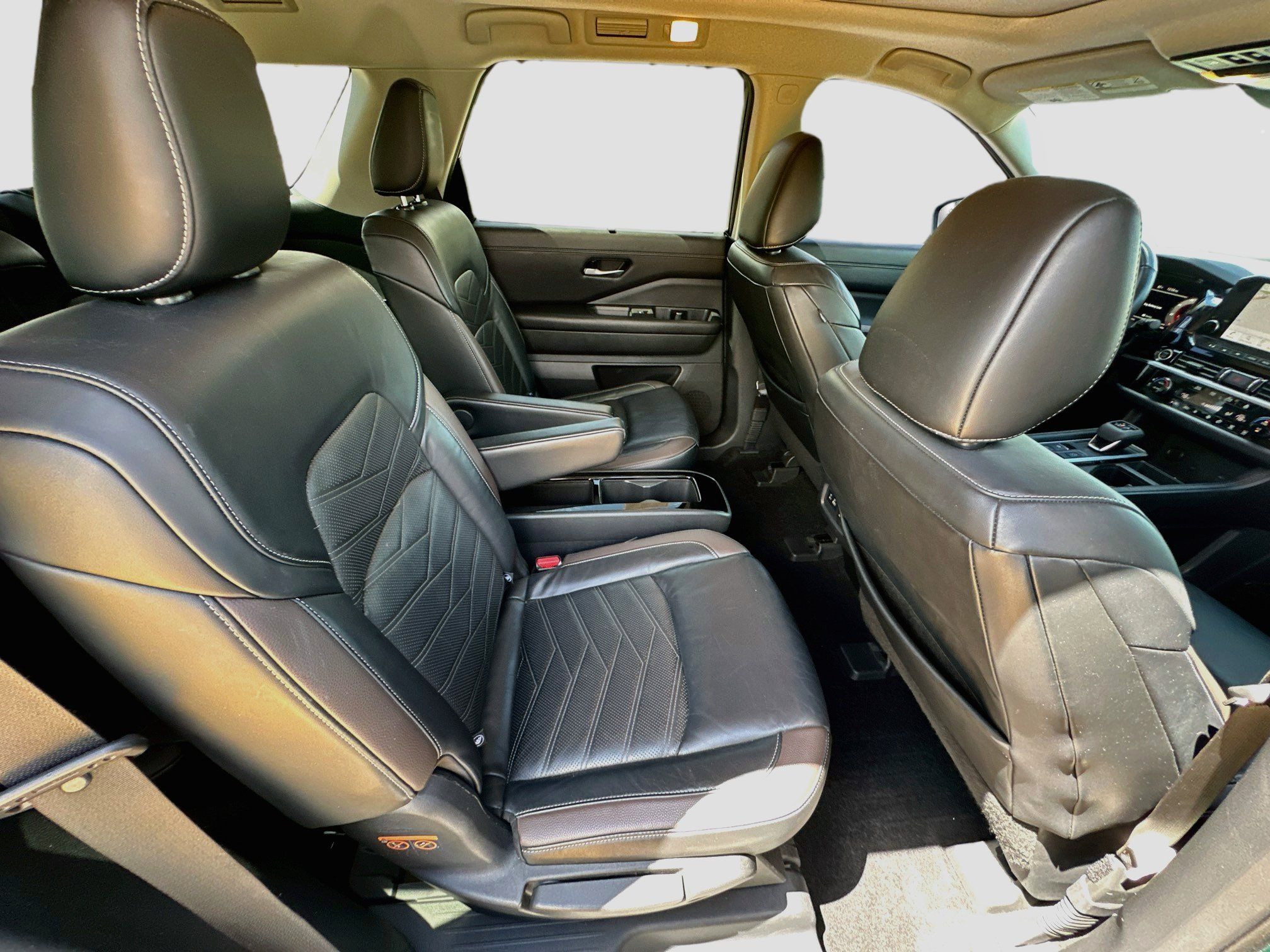 Used 2022 Nissan Pathfinder Platinum w/ Cargo Package FWD image 27
