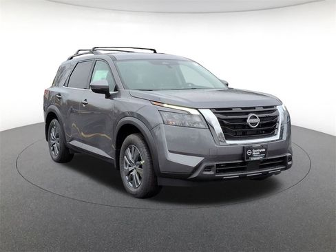 New 2025 Nissan Pathfinder SV image 3