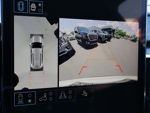 Certified 2025 GMC Acadia Elevation FWD image 16