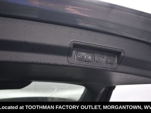 Used 2023 Ford Explorer XLT AWD/4WD image 20