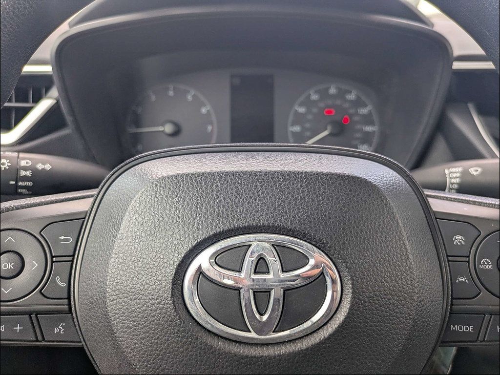 Used 2023 Toyota Corolla LE FWD image 28