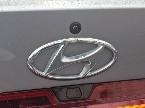 Certified 2023 Hyundai Elantra Limited image 30