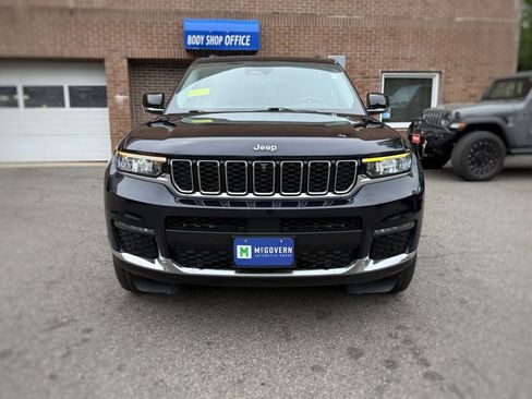 Used 2023 Jeep Grand Cherokee L Limited w/ Luxury Tech Group II AWD/4WD image 2