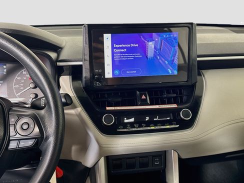 Used 2024 Toyota Corolla Cross L FWD image 18