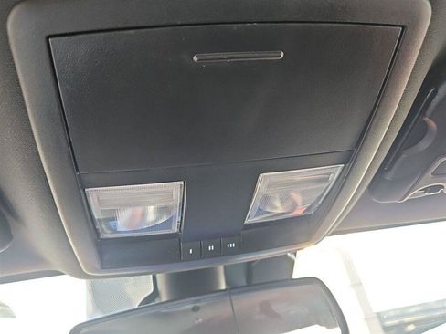 Used 2022 Dodge Challenger R/T RWD image 17