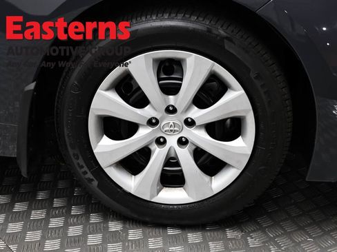 Used 2025 Toyota Corolla LE FWD image 30