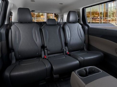 New 2026 Kia Carnival EX image 16