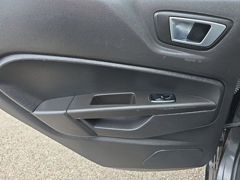 Used 2015 Ford Fiesta SE FWD image 18