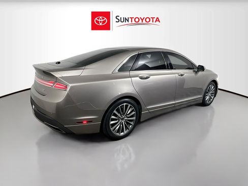 Used 2020 Lincoln MKZ w/ Convenience Package FWD image 4
