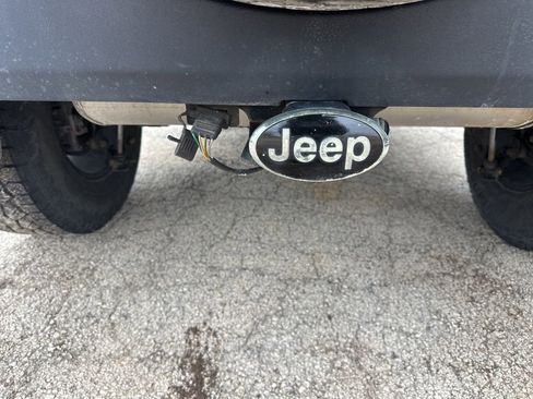 Used 2017 Jeep Wrangler Unlimited Sport w/ Connectivity Group image 14