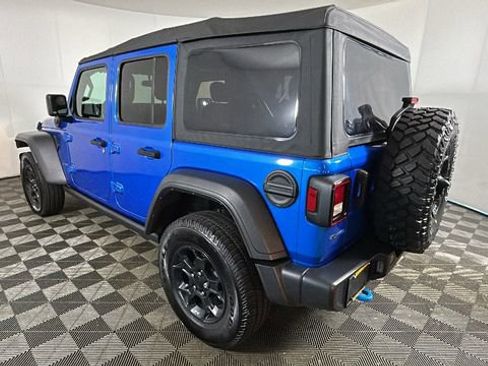 Used 2023 Jeep Wrangler Unlimited w/ Cold Weather Group AWD/4WD image 5