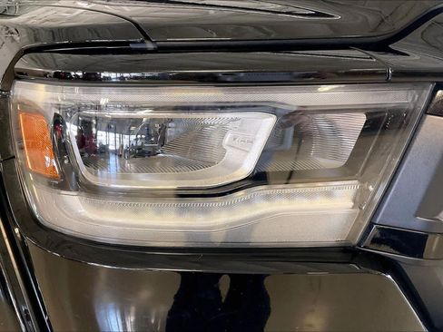 Used 2023 RAM 1500 Big Horn AWD/4WD image 25