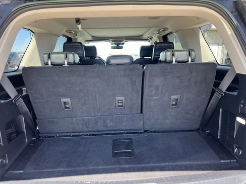 Used 2019 Ford Expedition Platinum image 19