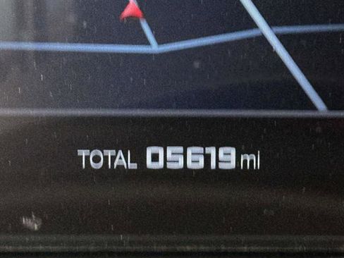 Used 2024 BMW M4 Competition w/ Executive Package image 14