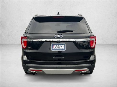 Used 2017 Ford Explorer XLT w/ Equipment Group 202A image 6