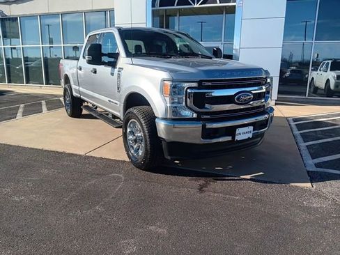Used 2021 Ford F250 XLT w/ FX4 Off-Road Package image 9