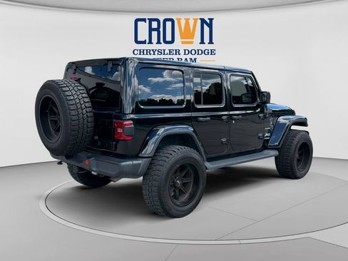Used 2021 Jeep Wrangler Unlimited Sahara w/ LED Lighting Group AWD/4WD image 3