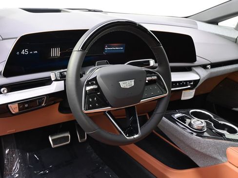 New 2026 Cadillac Optiq Sport 2 w/ LPO, Floor Liner Package AWD/4WD image 11