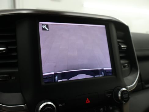 Used 2020 RAM 1500 Laramie AWD/4WD image 17