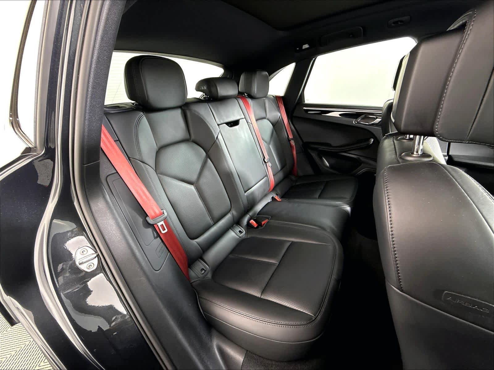 Certified 2023 Porsche Macan S AWD/4WD image 22