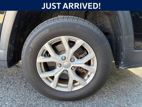 Used 2021 Jeep Grand Cherokee L Limited AWD/4WD image 5