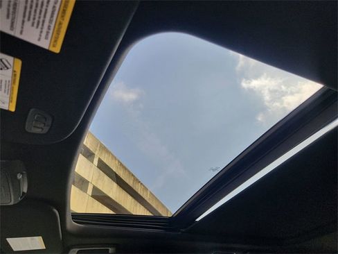 Used 2024 Ford Expedition Limited image 19