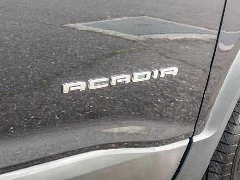 Used 2020 GMC Acadia SLE image 11