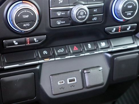 Used 2022 Chevrolet Silverado 1500 LT image 28