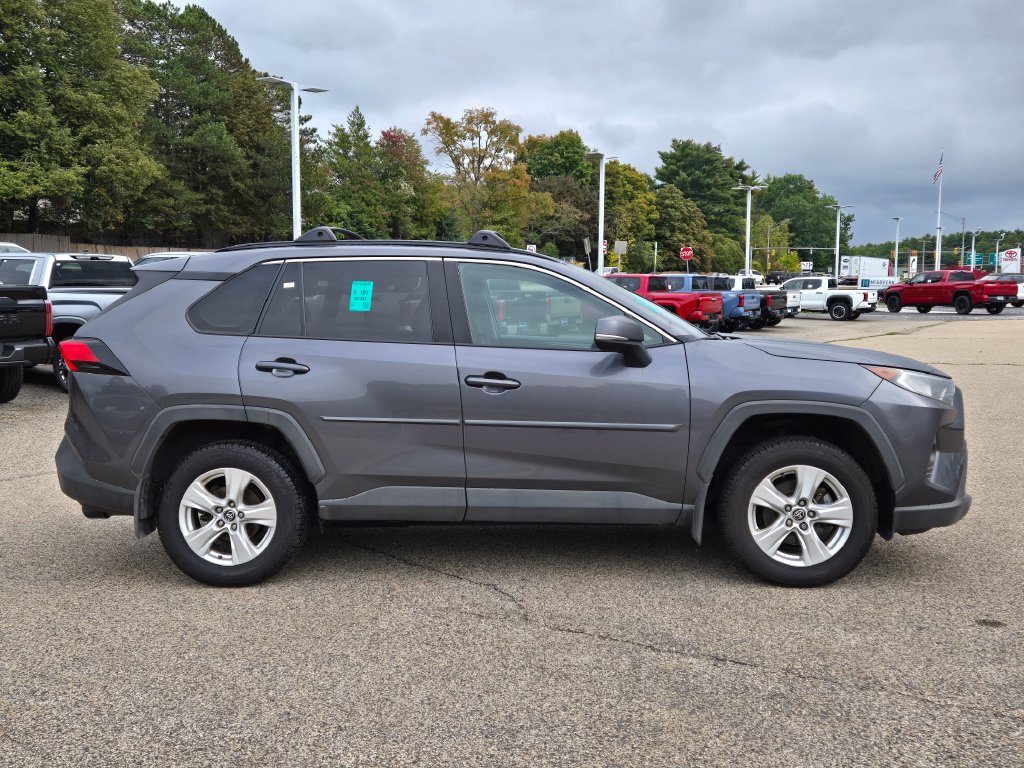 Used 2021 Toyota RAV4 XLE w/ Convenience Package AWD/4WD image 6