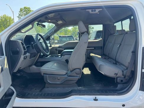 Used 2022 Ford F350 XLT w/ XLT Premium Package AWD/4WD image 11
