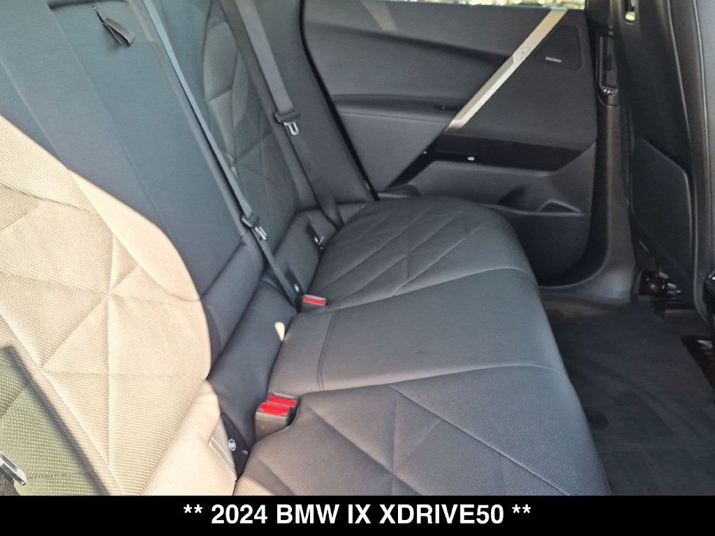 Used 2024 BMW iX xDrive50 w/ Premium Package AWD/4WD image 27