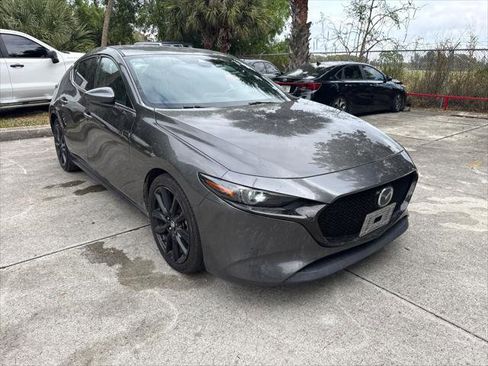 Used 2019 MAZDA MAZDA3 Hatchback w/ Premium Package image 4