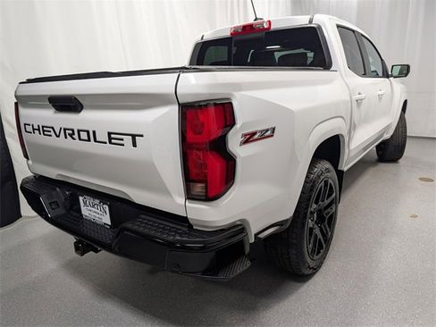 Used 2024 Chevrolet Colorado Z71 w/ Z71 Convenience Package 2 image 3