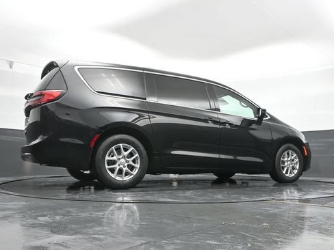 New 2026 Chrysler Pacifica Select FWD image 39