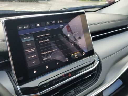 Certified 2022 Jeep Compass Limited image 15