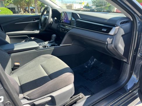 Used 2025 Toyota Camry LE FWD image 28